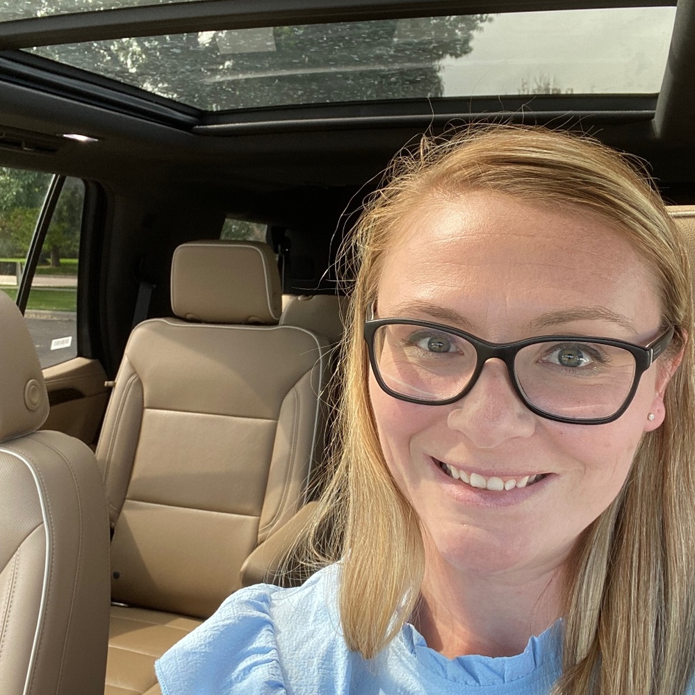 Meet your Posher, Stephanea lea